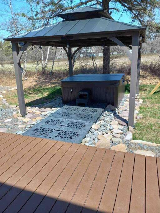 Quiet Private House W Hot Tub/Fire Pit/Games Villa Blakeslee Exterior photo