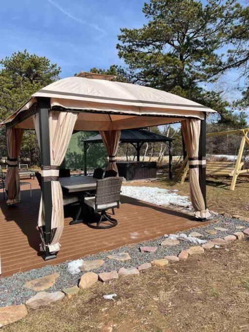 Quiet Private House W Hot Tub/Fire Pit/Games Villa Blakeslee Exterior photo