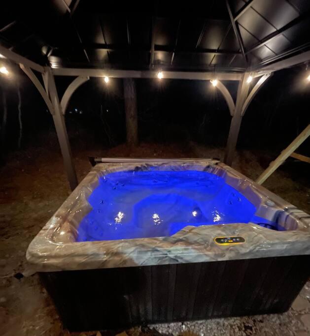 Quiet Private House W Hot Tub/Fire Pit/Games Villa Blakeslee Exterior photo